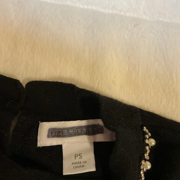 Elegant Black Women's sweater Top - Picture 8 of 9